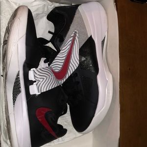 KD 4 Nike ID. Size 9. Lightly used